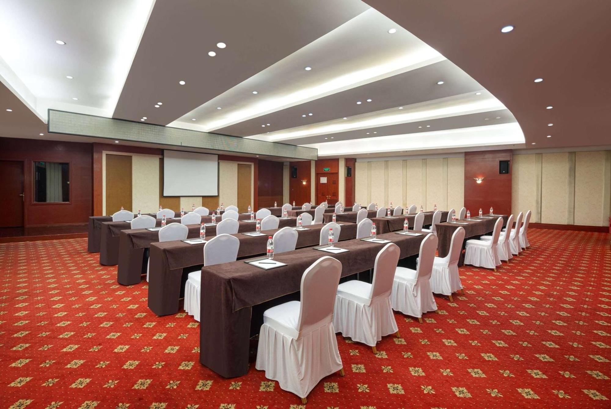 Hotel Ramada Plaza By Wyndham Chongqing West Exteriér fotografie