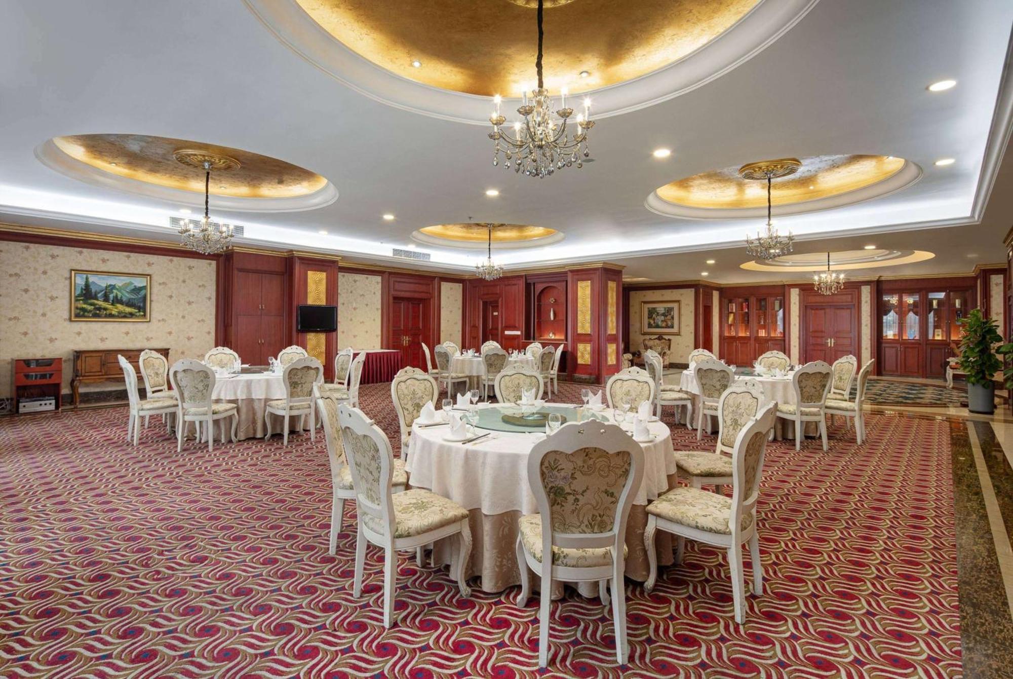 Hotel Ramada Plaza By Wyndham Chongqing West Exteriér fotografie